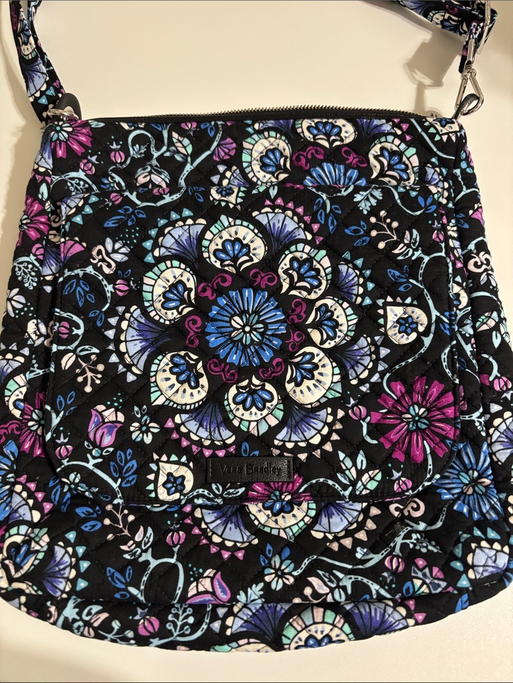 Vera Bradley Black Quilted Crossbody mailbag Bramble  Pattern